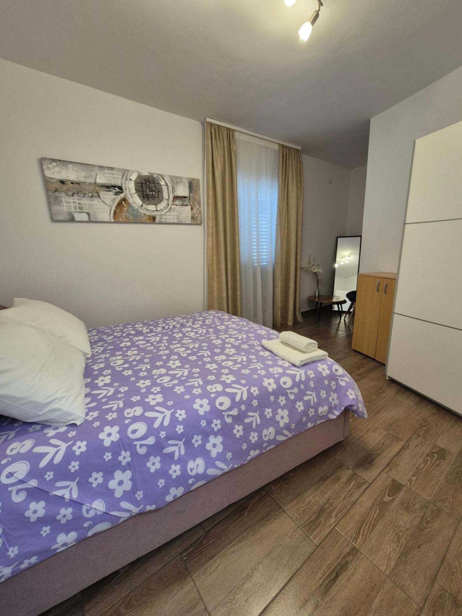 Apartman Smoljic 4+2 Primošten Kültér fotó